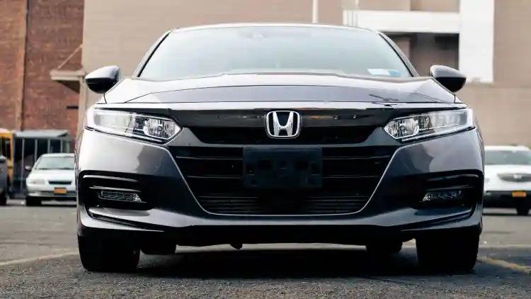 استهلاك وقود هوندا أكورد 2015:دليل التوفير الذكي حتى 2025