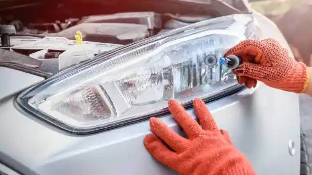 دليل لاستبدال مصباح الهيدلايت في هيونداي أكورد:أحدث التقنيات والتوصيات