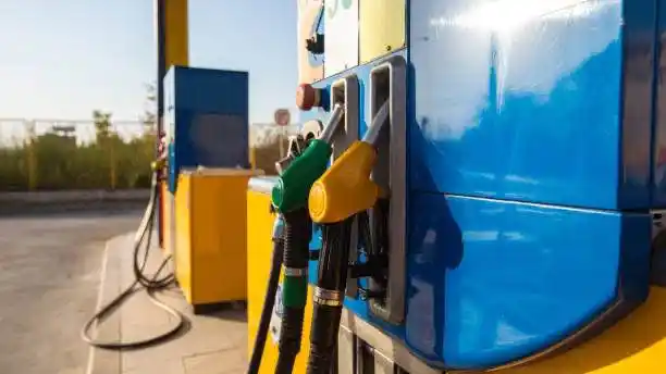 استهلاك وقود تويوتا ياريس 2008:دليل 2025 للاقتصاد في الوقود