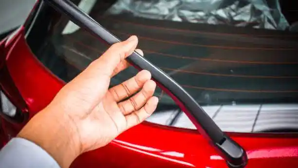 مقاس شفرات مساحات تويوتا ياريس 2025:دليل شامل للاختيار الصحيح