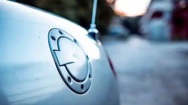 سعة خزان الوقود في تويوتا ياريس هاتشباك 2025:كل ما تحتاج معرفته