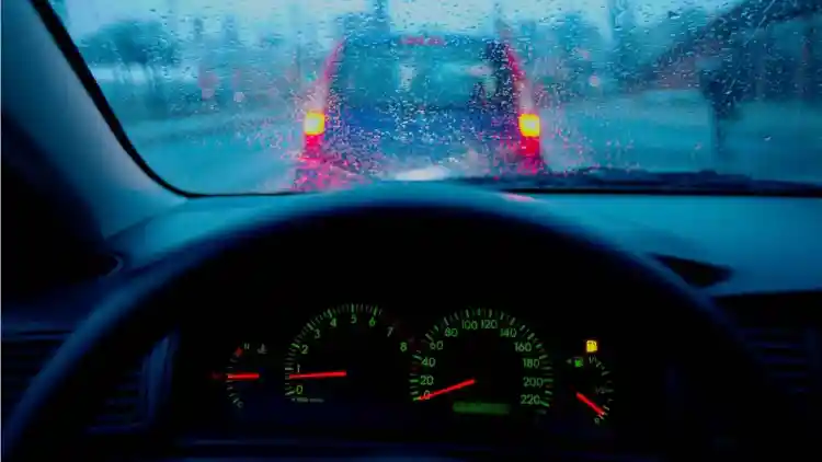 Driving in the Rain: How to Stay Safe on Wet Gulf Roads