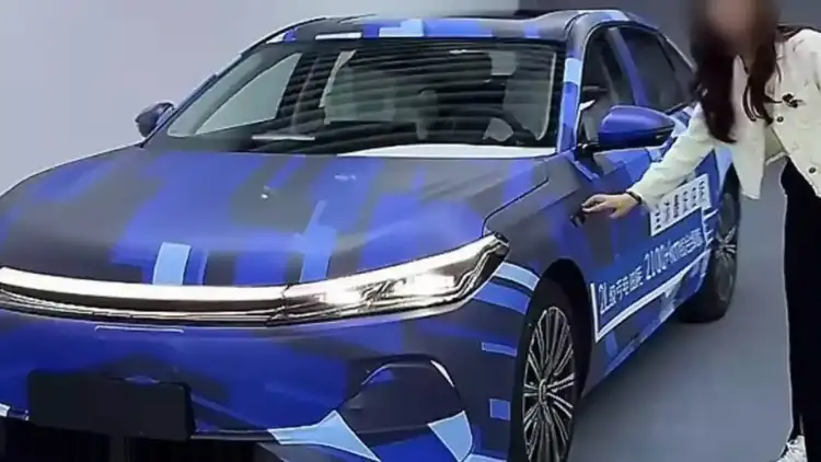 Geely Galaxy to Launch Hybrid Sedan with 2100 km Range by 2025