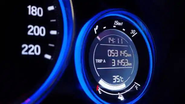 فورتيونر استهلاك الوقود لكل لتر:أسرار التوفير في 2025