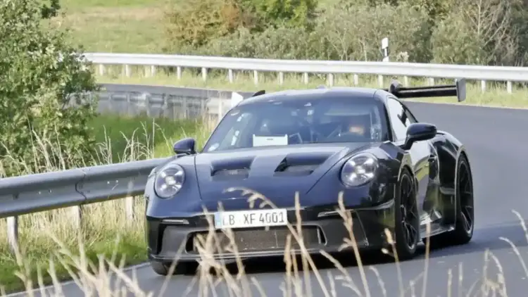 Porsche 911 GT2 RS Returns with Over 700 HP of Hybrid Power