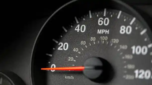 سعة خزان الوقود في تويوتا كورولا كروس 2025:كل ما تحتاج معرفته