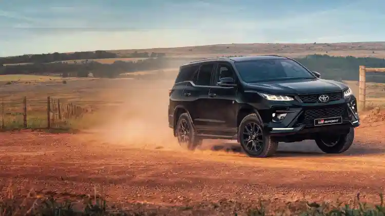 تويوتا فورتشنر 2.7 مراجعة شاملة لعام:2025 مرشد