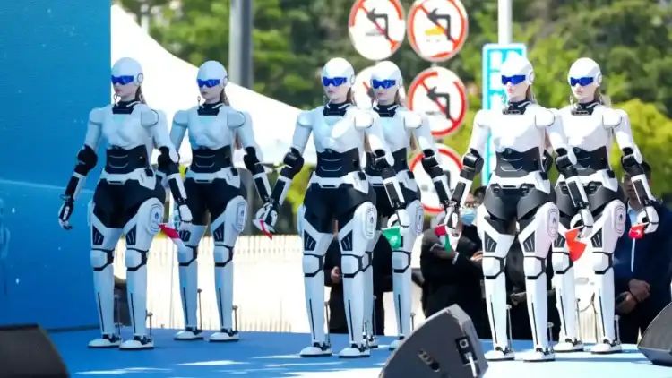 ثورة جديدة في عالم السيارات: روبوتات شيري AiMOGA تنضم لخدمة العملاء