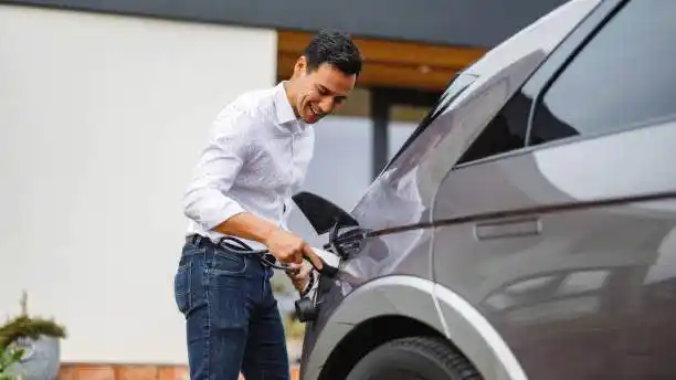 2025 Fortuner 2.7 vs 4.0 Fuel Consumption:Smart Buyer's Guide