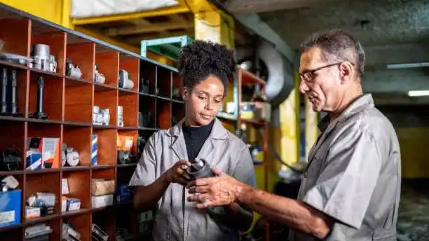 قطع غيار تويوتا كامري الإمارات 2025:دليل الشراء الذكي