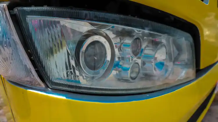 كامري 2010 المصابيح الأمامية:دليل التحديث والصيانة لعام 2025