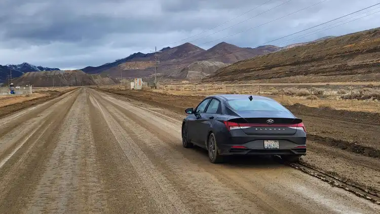 هيونداي إلنترا 2025 دفع خلفي