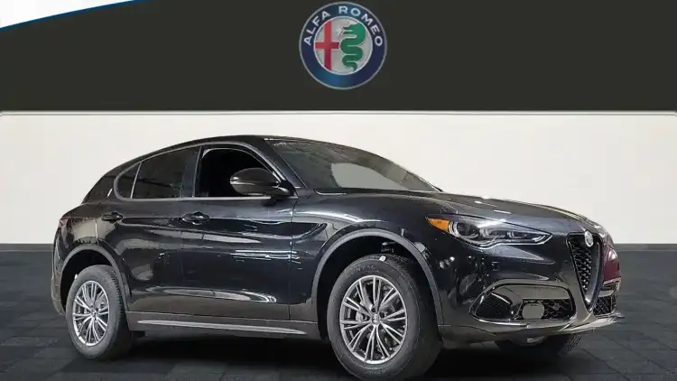 الجيل الثاني من ألفا روميو ستيلفيو 2027: تحديث شامل مع خيارات هجينة وكهربائية