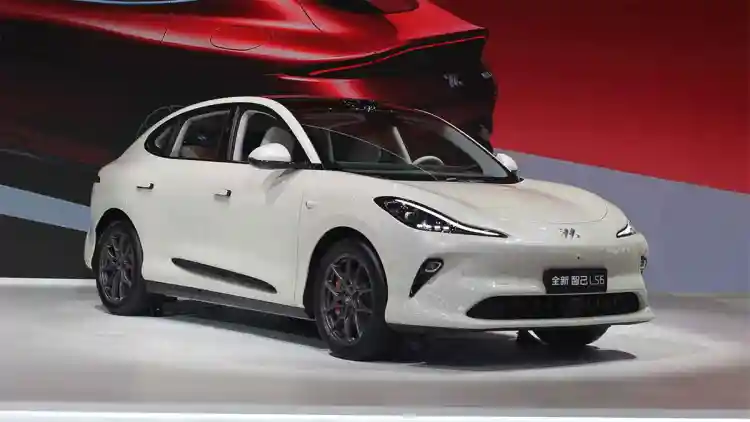 موجة تخفيضات جديدة في سوق السيارات الكهربائية بالصين: IM Motors وLeapmotor تواكبان BYD بعروض مغرية للمستهلكين