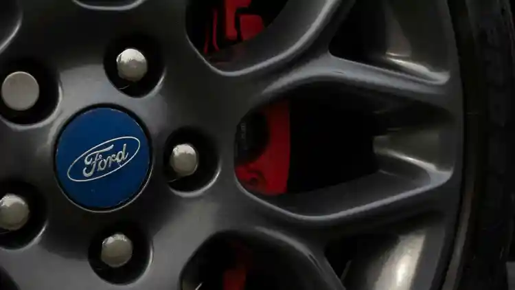 2025 Ford Edge Tire Size Guide:Optimize Performance & Safety