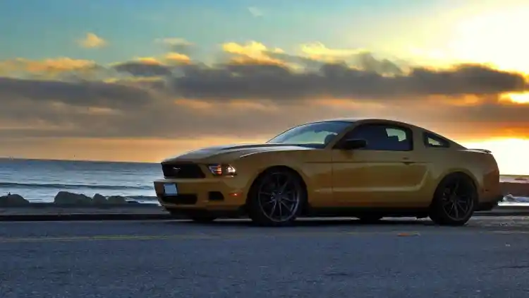 تويوتا أفالون مقابل فورد تاهو: دليل الاختيار لعام 2025