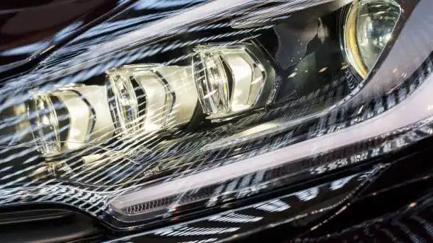 هيونداي إلنترا 2025:دليل إضاءات LED المتطورة لكل سائق