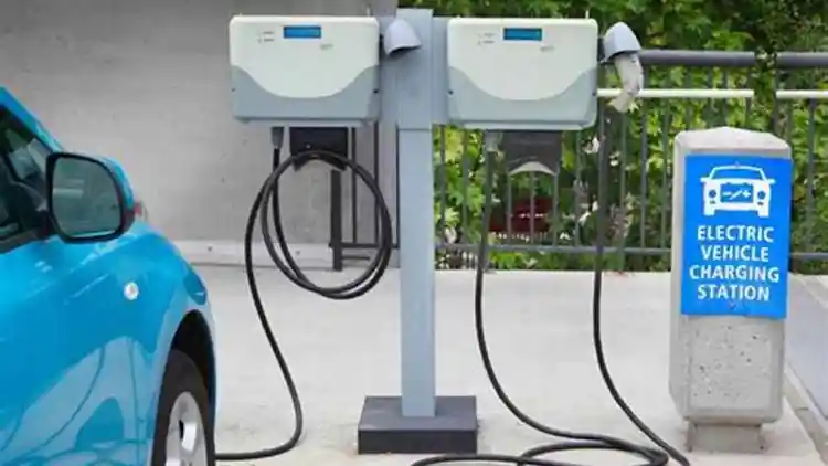 Top 5 Safety Tips for Driving Electric Cars