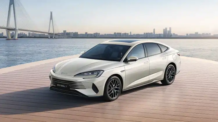 الكشف عن بي واي دي سيل 7 DM-i في الإمارات بمواصفات متطورة