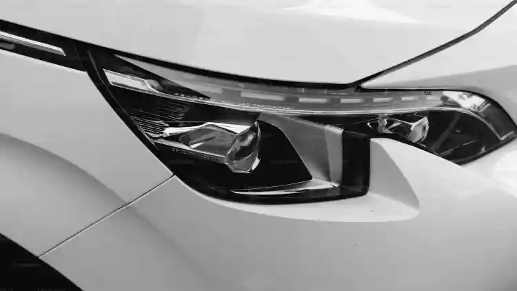 مصابيح هيونداي إلنترا 2017:دليل التحديث والصيانة في