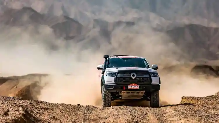 جريت وول V6 كانون يتألق في رالي تاكليماكان ويبدأ الطلب المسبق بسعر تنافسي