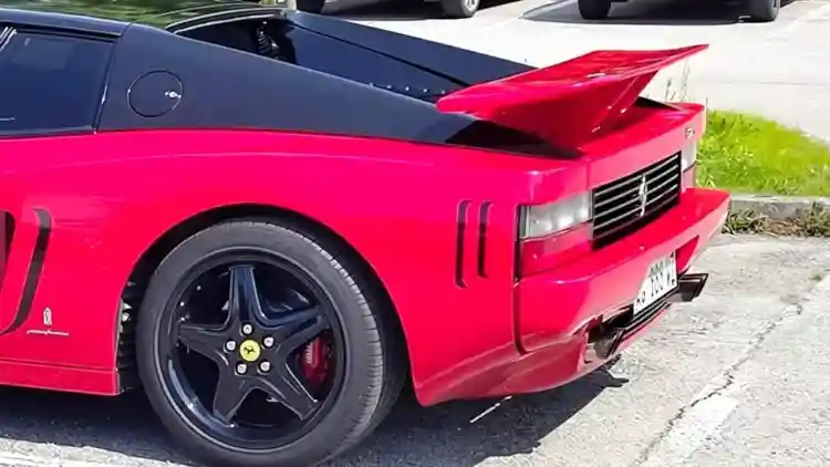 "فيراري 512 TR المعدلة: بين الأصالة والتشويه"