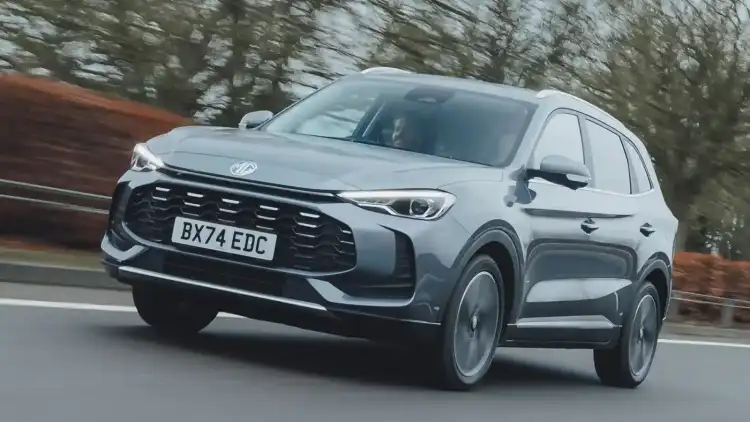 تجهيزات راقية وسعر منافس: كل ما تحتاج معرفته عن إم جي ZS 2025 في السعودية