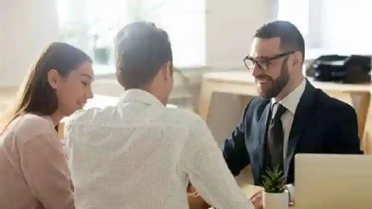 ما الذي يبحث عنه مشترُو السيارات في الإمارات أولاً؟ قد يفاجئك الجواب