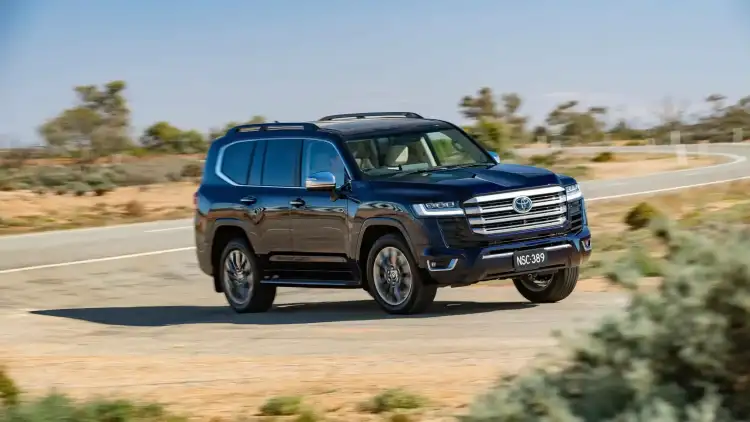 Toyota Officially Confirms Global Launch of Land Cruiser 300 Hybrid 2026