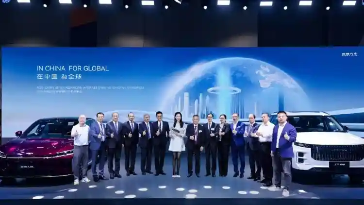 شيري تتجاوز 5 ملايين مركبة مصدرة وتؤكد ريادتها في صناعة السيارات الصينية