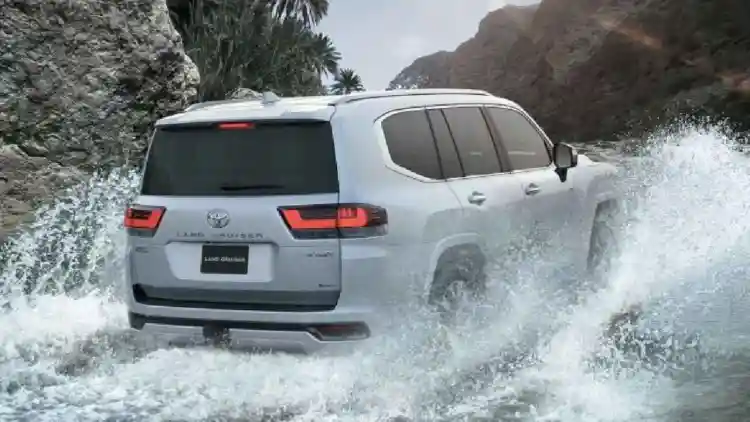 Toyota Land Cruiser 2025 Hybrid: A New Launch in the UAE, First Globally
