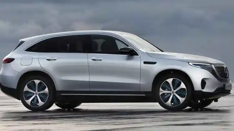 Mercedes Recalls 13,447 Electric Vehicles in China Due to Battery Overheating Risk