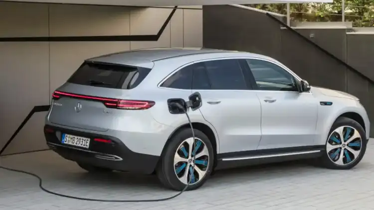 Electric or Hybrid Cars: Who Is Really Responsible for Carbon Emissions?