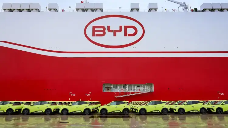 صناعة السيارات الصينية: طريق باتجاه واحد بين ازدهار الصادرات وتراجع الواردات بسبب الحرب التجارية مع الولايات المتحدة