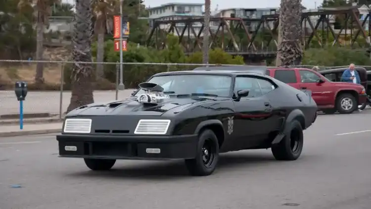 فورد على الشاشة: قصة 100 عام من المجد السينمائي