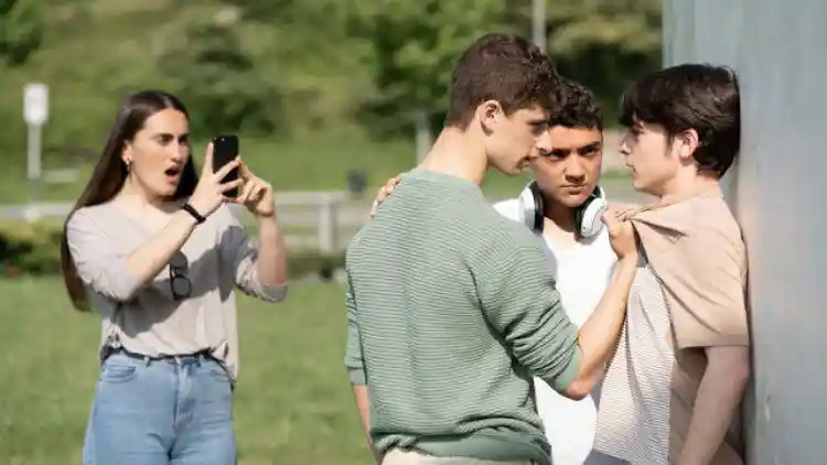 أسباب تعليق رخصة القيادة: من قانون تينيسي الجديد إلى قوانين الإمارات والسعودية