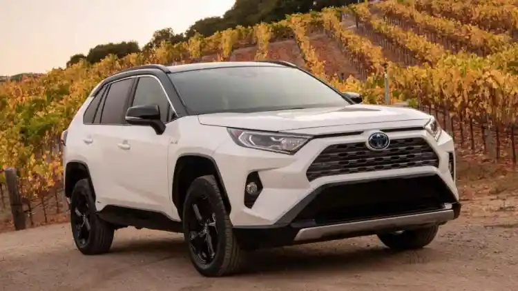 مشكلة نوافذ السقف البانورامي في تويوتا RAV4 2021: إعادة الاستبدال والانفجار المتكرر يثيران جدلاً قضائيًا واسعًا