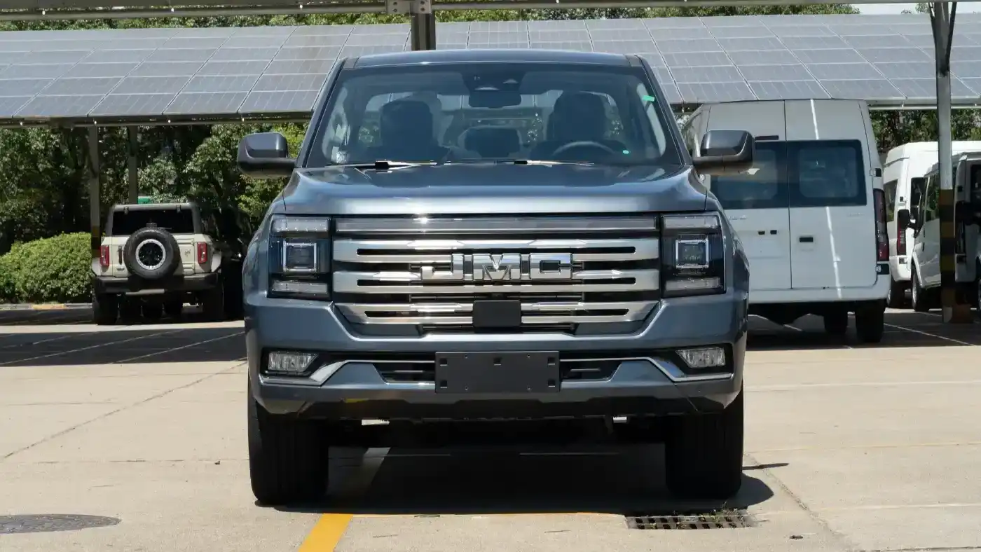 كل ما تحتاج معرفته عن جراند افينيو بلس 2025 من جيه ام سي