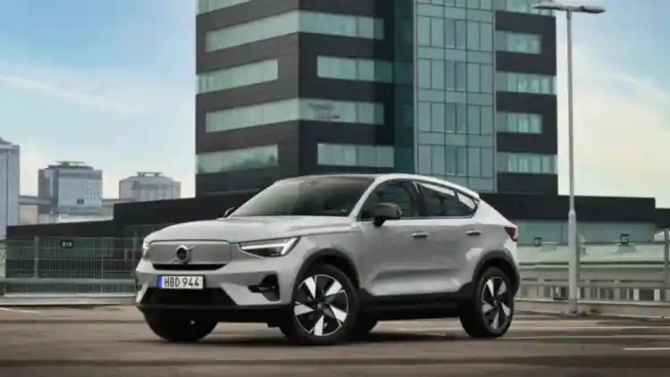 ("Is Buying a High Mileage Used Electric Vehicle Worth It? Opportunities and Challenges")