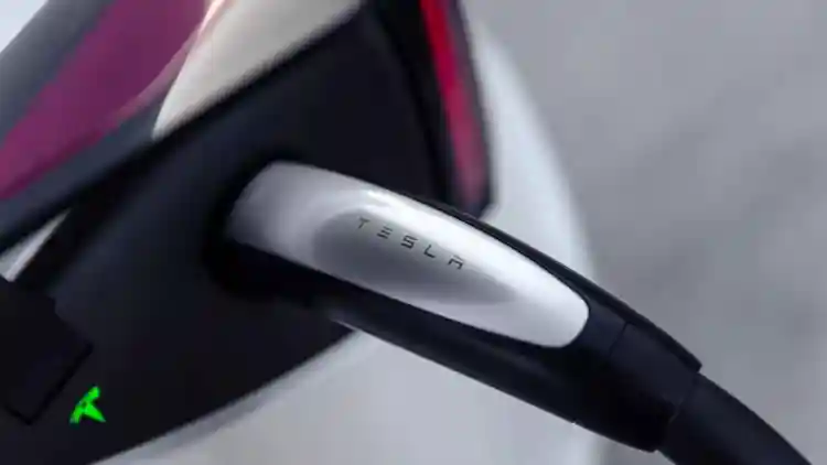 The Curious Tesla Cybertruck Incident: How Did the Electric Vehicle Die Despite Being Plugged In