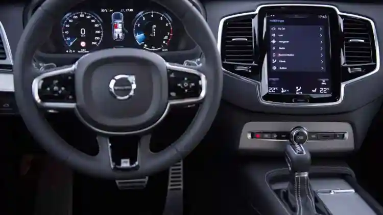 Volvo XC90 Speakers Turn Into a Continuous Nightmare for One Owner and Spark a Major Legal Case