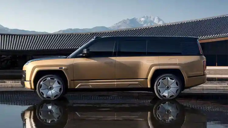 BYD Yangwang Launches Pre-Sales for Its Luxury U8L with a Special Event in July 2025
