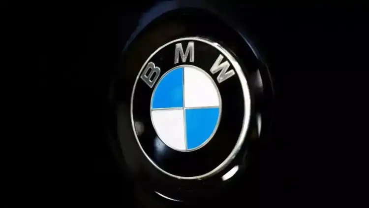 BMW and Its Iconic Emblem: Between Truth and Myth