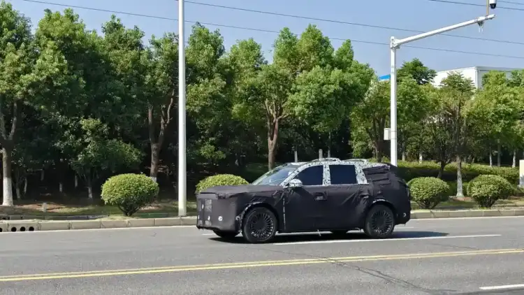 Taishan 2025: Voyah’s First Full Size Luxury SUV Powered by Huawei Tech