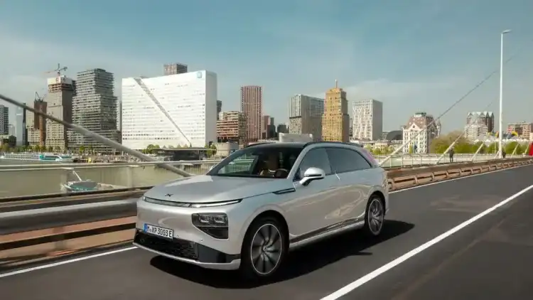 اكس بانغ G9 في الإمارات: سيارة كهربائية تعيد تعريف الرفاهية العائلية