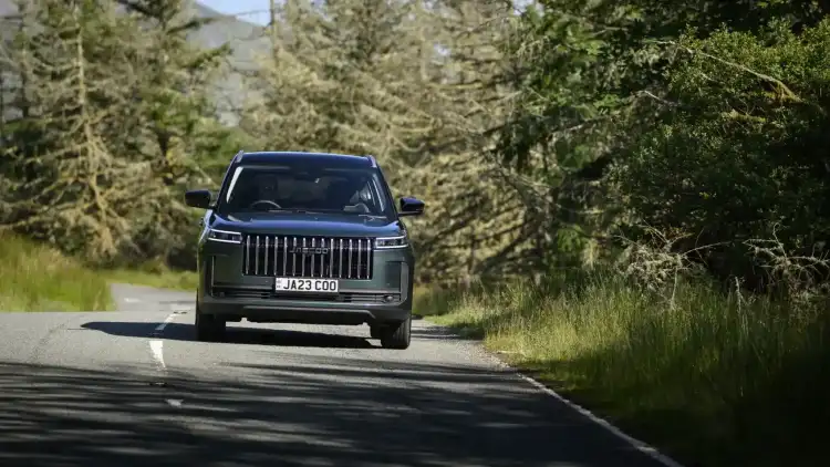 Jaecoo J5 2025 Makes a Strong Debut in Riyadh and Prepares for UAE Launch