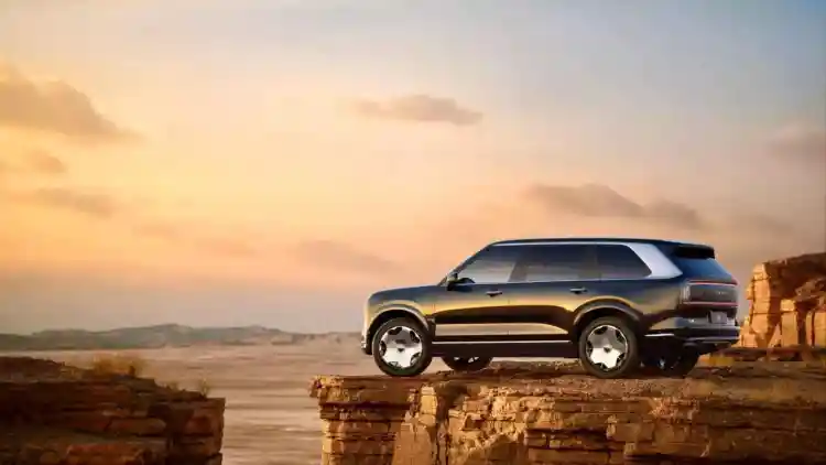 زِيكَر 9إكس 2025: قوة خارقة وبطارية قياسية في سيارة SUV هجينة فاخرة تكسر قواعد الأداء
