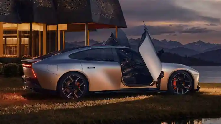 The New Xpeng P7: A Luxury Electric Car Featuring Signature Scissor Doors and Advanced AI Technologies
