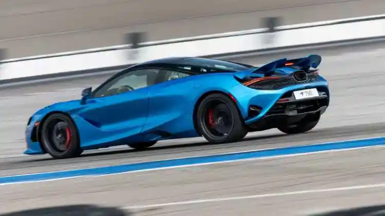 McLaren First: A New Strategy for Electric Cars While Maintaining the Power of Combustion Engines