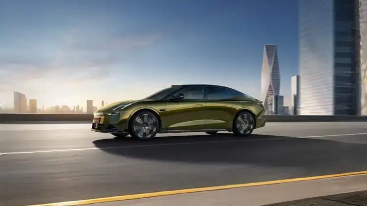 A Luxury Car Like No Other? Lynk & Co 10 EM-P Pre-Sale